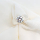 Harper Moissanite Signet | M