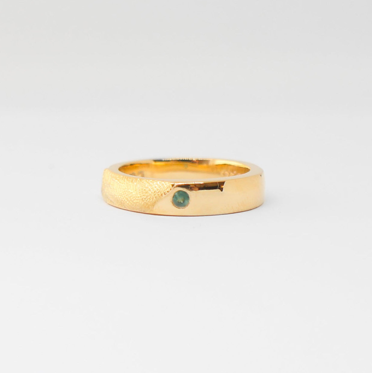 Solid Gold Alexandrite Impression Ring